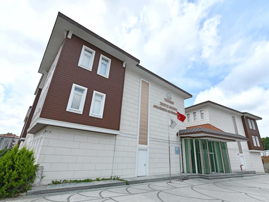 Zekiye Gönenç Ortaöğretim Kız Öğrenci Yurdu Üsküdar dış cephe
